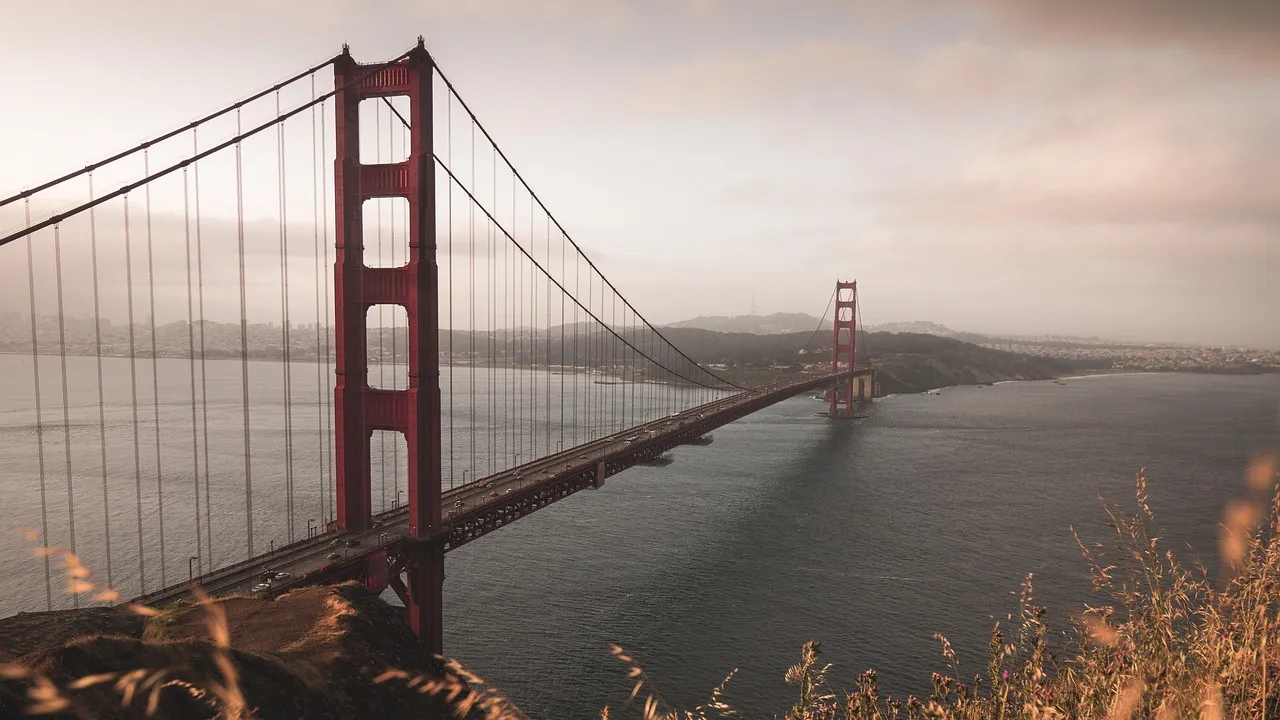 Golden Gate Bridge over San Francisco Bay